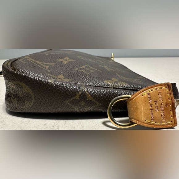 Louis Vuitton Pochette Accessoires Bag Monogram Canvas - Picture 7 of 14
